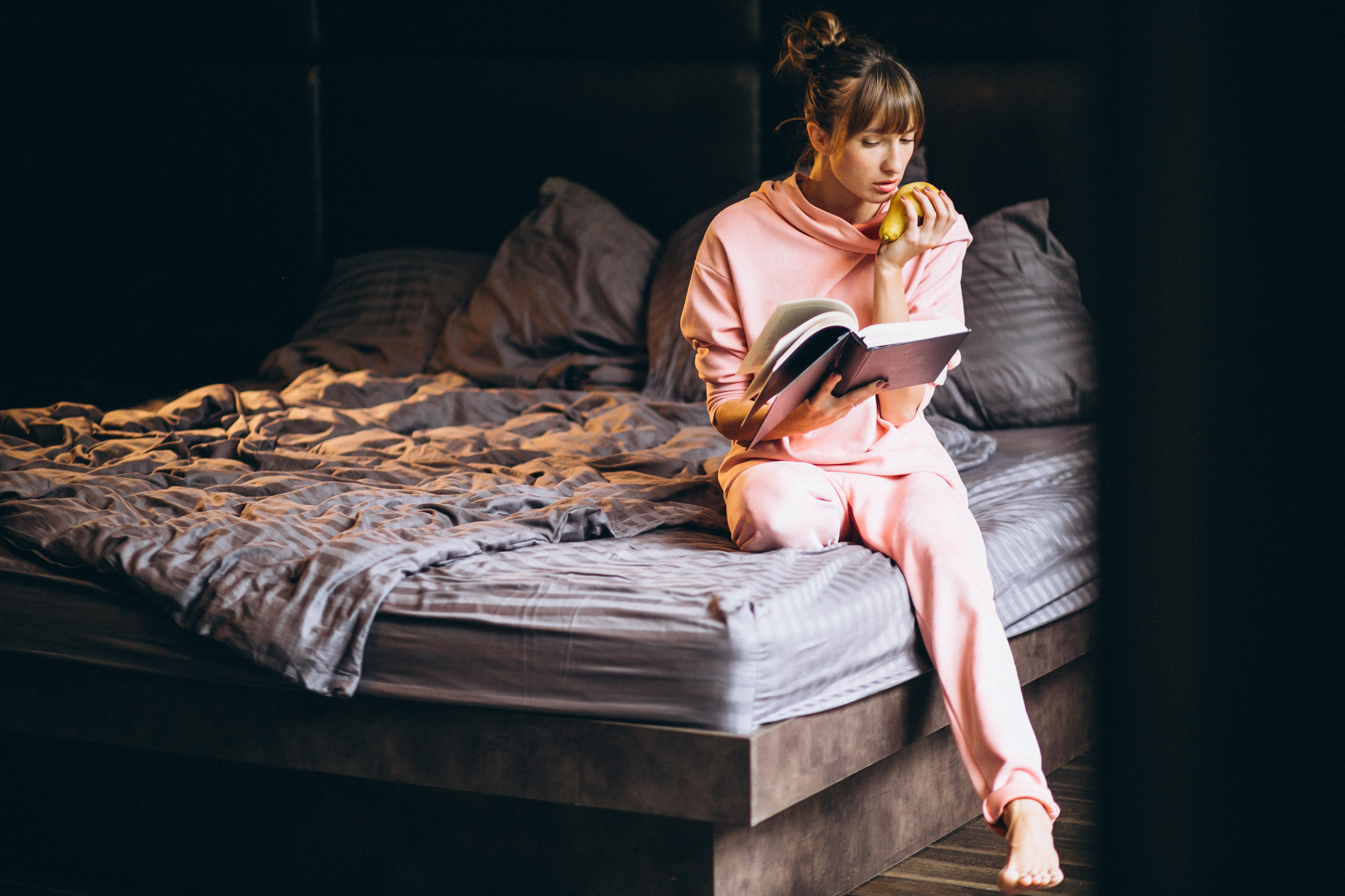 Adapter votre alimentation aux rythmes décalés : conseils pour manger au bon moment, éviter les troubles digestifs et maintenir votre énergie.