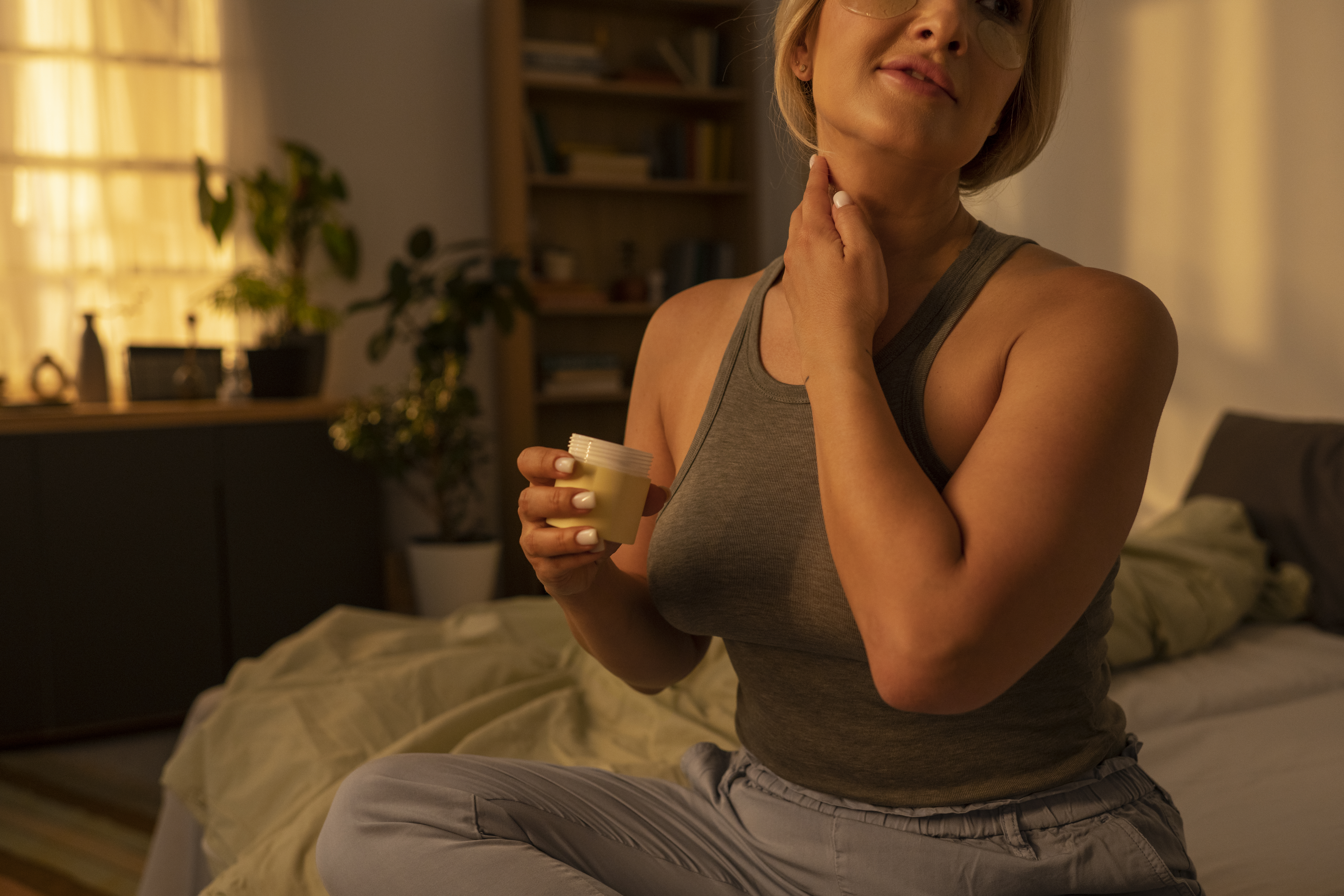 Découvrez des activités relaxantes pour préparer naturellement au sommeil : lecture paisible, écriture thérapeutique, étirements doux, musique apaisante et plus.