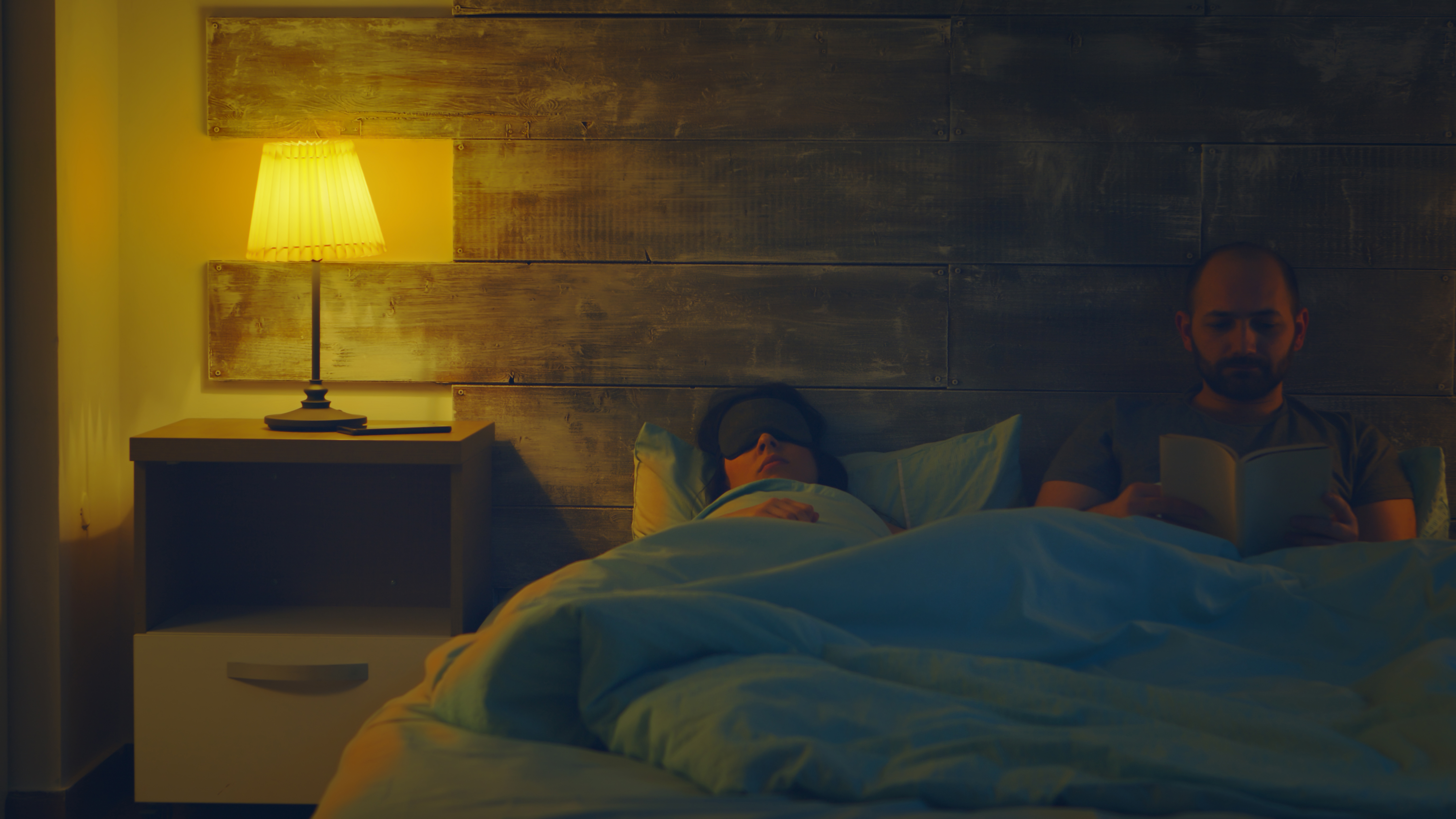 Apprenez à cultiver la bienveillance envers vous-même et les autres pour un bien-être mental et des relations apaisées.