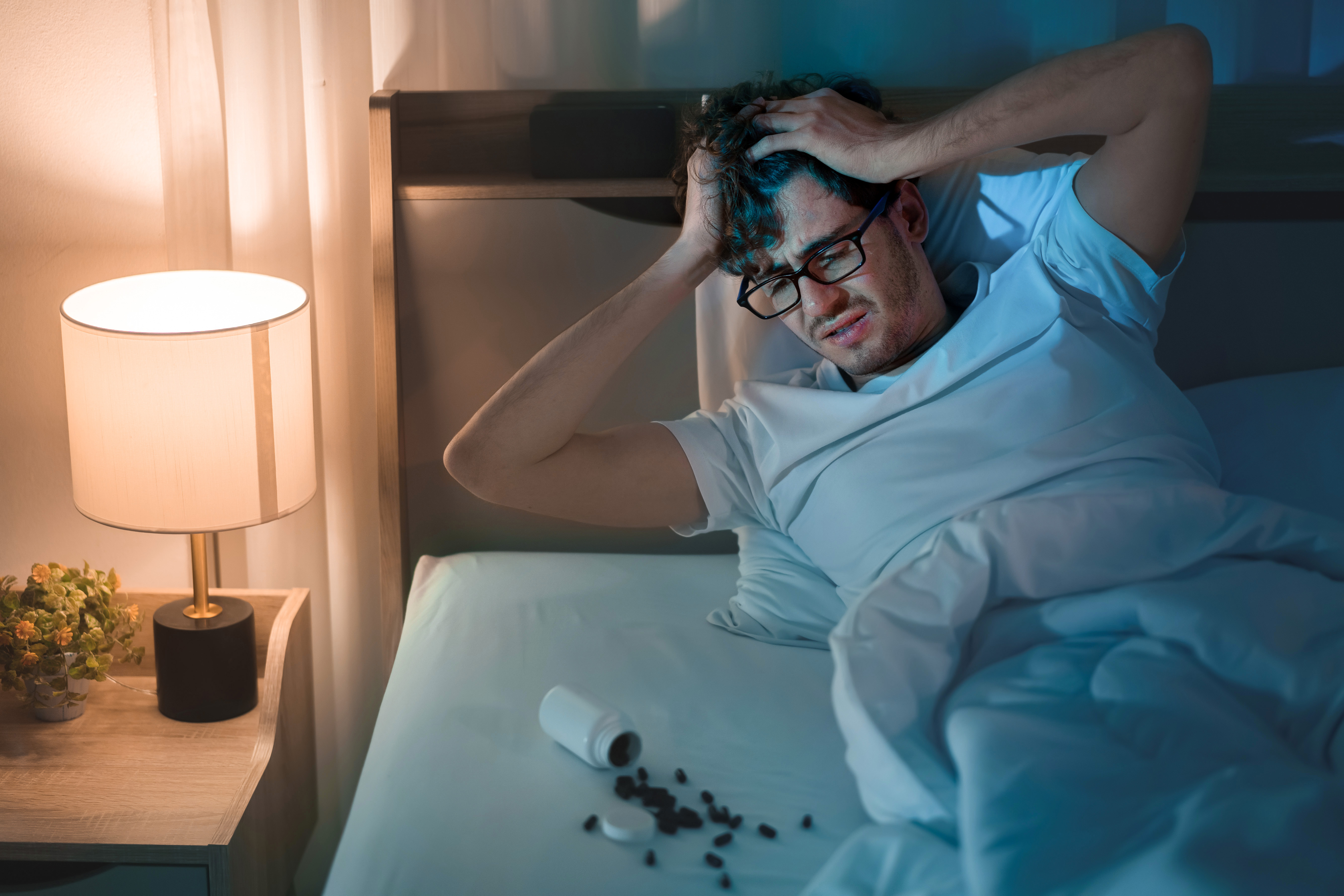 Prévenir l'insomnie en période de crise avec des pratiques relaxantes, rituels du soir et conseils bien-être pour un sommeil réparateur.